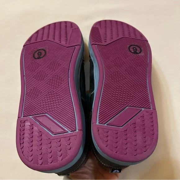 New Size 9 HighPoint Running Shoes - Picture 3 of 8